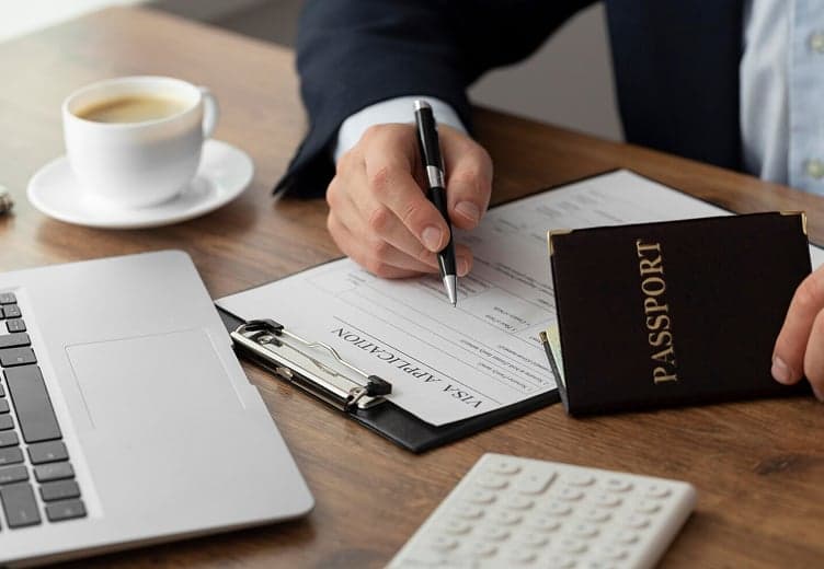 Boleto consular verificable para carpeta y control migratorio en Italia